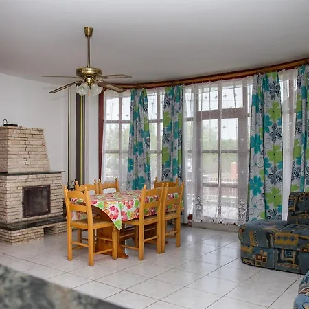 Familia Nyaralo 6a Hébergement de vacances *