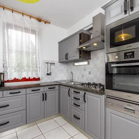 Holiday home Familia Nyaralo 6a Balatonmariafurdo