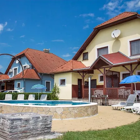 Holiday home Familia Nyaralo 6a Balatonmariafurdo