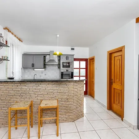 Familia Nyaralo 6a Hébergement de vacances