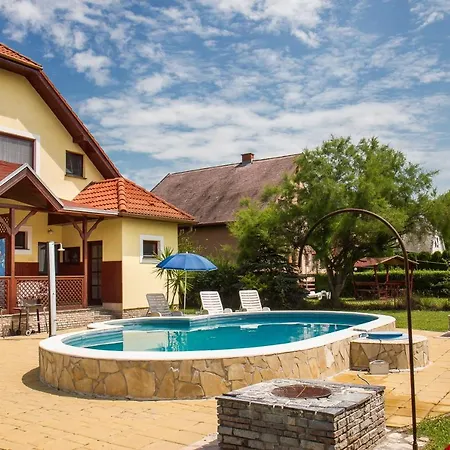 Familia Nyaralo 6a Balatonmáriafürdő