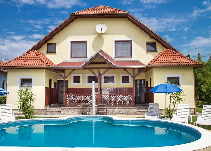 Familia Nyaralo 6a Hébergement de vacances *